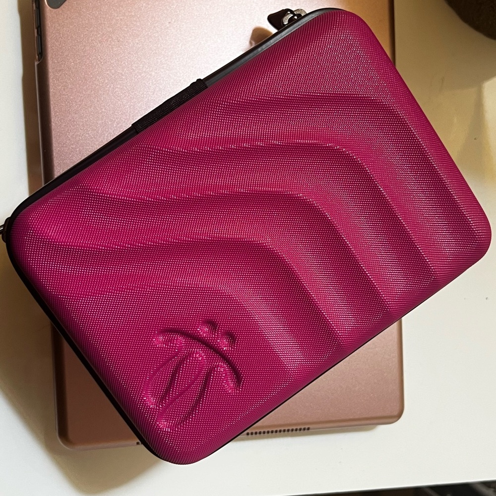 Totto multi case, great for traveling.